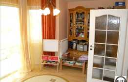 De vanzare apartament cu 4 camere, 79 mp, zona Campului. Loc de parcare inclus!