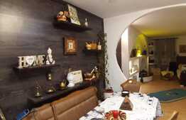 Apartament de 3 camere decomandat, zona strazii Parang