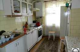 Apartament 2 camere de vanzare, 51 mp utili, zona linistita, cu boxa, parcare