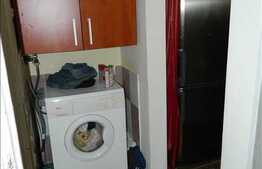 Apartament 2 camere de vanzare, 51 mp utili, zona linistita, cu boxa, parcare