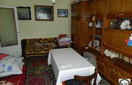 Apartament 2 camere de vanzare, 51 mp utili, zona linistita, cu boxa, parcare