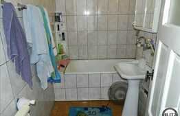 Apartament 2 camere de vanzare, 51 mp utili, zona linistita, cu boxa, parcare