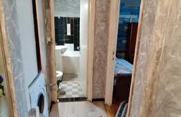 Apartament de 2 camere, decomandat, 46 mp, 2 balcoane, zona Parang