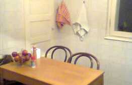 Vanzare 3 camere, 63 mp, etaj intermediar, zona Hotel Royal. Loc de parcare!