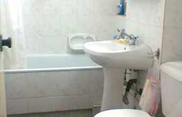 Vanzare 3 camere, 63 mp, etaj intermediar, zona Hotel Royal. Loc de parcare!