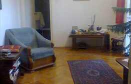 Vanzare 3 camere, 63 mp, etaj intermediar, zona Hotel Royal. Loc de parcare!