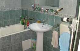 Vanzare apartament 3 camere, decomandat, 68 mp utili, zona Kaufland