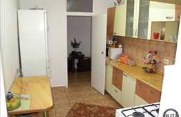 Vanzare apartament 3 camere, decomandat, 68 mp utili, zona Kaufland