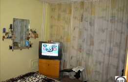 Vanzare apartament 3 camere, decomandat, 68 mp utili, zona Kaufland