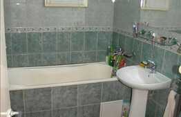 Vanzare apartament 3 camere, decomandat, 68 mp utili, zona Kaufland