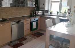 Apartament 2 camere semidecomandate, etaj intermediar, parcare in zona Terra!