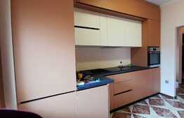 Apartament de 2 camere, 50 mp, parcare, zona Piata Avram Iancu 