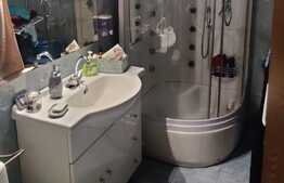 Apartament 2 dormitoare, etajul 1, parcare, zona Kik