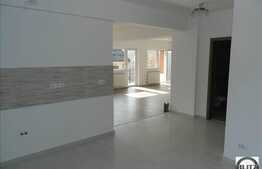 Apartament 3 camere de vanzare, 100 mp utili, zona E. Quinet, cu parcare
