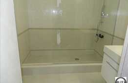 Apartament 3 camere de vanzare, 100 mp utili, zona E. Quinet, cu parcare