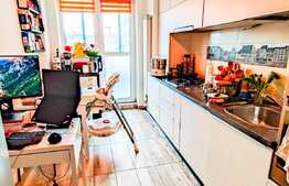 Apartament generos cu 2 camere, decomandat, 64 mp, 2 balcoane, 2 boxe, zona Calea Floresti