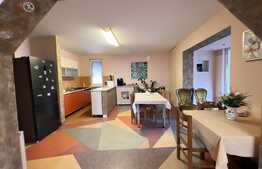 Exclusiv! Pensiune cu 11 apartamente, 450 mp utili, 1200 mp teren in comuna Baciu