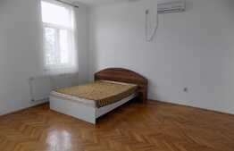 Apartament renovat complet pe strada Republicii!