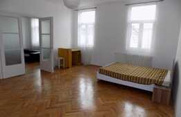 Apartament renovat complet pe strada Republicii!