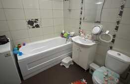 Apartament de 2 camere, 48 mp, partial mobilat, zona Florilor