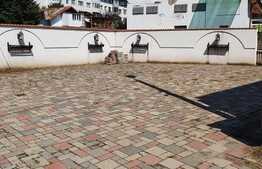 Spatiu comercial de 641 mp, 825 mp teren, Campina