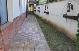 Spatiu comercial de 641 mp, 825 mp teren, Campina