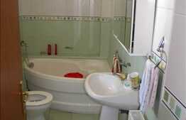 De vanzare apartament 2 camere, 54 mp, cu boxa si loc de parcare