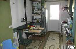 De vanzare 2 camere decomandate, 45 mp. Imobil izolat termic! Boxa inclusa!