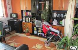 De vanzare 2 camere decomandate, 45 mp. Imobil izolat termic! Boxa inclusa!