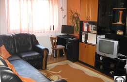 De vanzare 2 camere decomandate, 45 mp. Imobil izolat termic! Boxa inclusa!