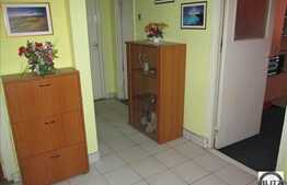 Vanzare apartament 3 camere, 68 mp utili, zona Primaverii, cu boxa la subsol