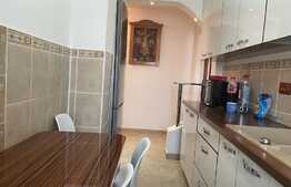 Apartament 3 camere, mobilat, decomandat, parcare