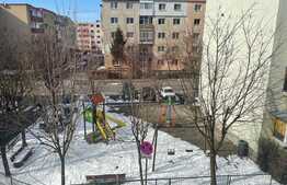 Apartament 3 camere, mobilat, decomandat, parcare