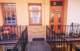 Apartament de 2 camere, 47 mp, etajul 1 și mansardă, zona Centrul Istoric