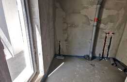 Apartament de 3 camere, terasa 44 mp, zona Vivo