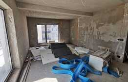 Apartament de 3 camere, terasa 44 mp, zona Vivo