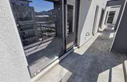 Apartament de 3 camere, terasa 44 mp, zona Vivo