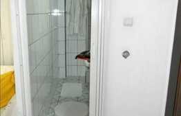 Garsoniera decomandata de vanzare, 28 mp,  in zona strazii Bucegi. Boxa inclusa!