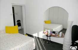 Garsoniera decomandata de vanzare, 28 mp,  in zona strazii Bucegi. Boxa inclusa!