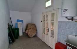 Casa de 122 mp, anexa de 174 mp, garaj de 62 mp, pivnita 25 mp, 967 mp teren