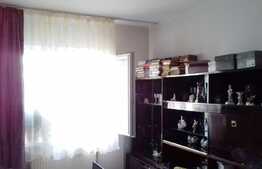 Apartament 3 camere de vanzare, 50 mp utili, zona strazii Primaverii