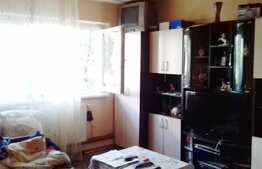 Apartament 3 camere de vanzare, 50 mp utili, zona strazii Primaverii