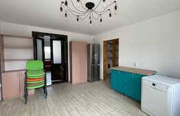 Casa cuplata cu front la E60, pretabila si pentru spatii de birouri, zona Lidl 