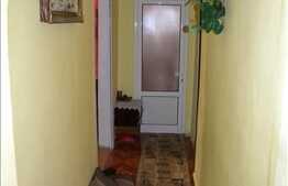 Apartament 3 camere de vanzare, 65 mp utili, zona BIG, cu boxa si parcare