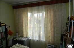 Vanzare 4 camere, 77 mp utili, zona A. Vlaicu, cu boxa pemtru depozitare