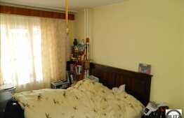 Vanzare 4 camere, 77 mp utili, zona A. Vlaicu, cu boxa pemtru depozitare