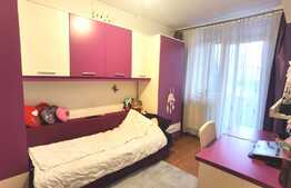 Apartament de 2 camere, 2 bai, decomandat, balcon, parcare cu CF, zona Oasului