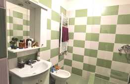 Apartament de 2 camere, 2 bai, decomandat, balcon, parcare cu CF, zona Oasului