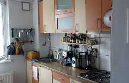 Apartament de 2 camere, etaj intermediar, zona Mercur