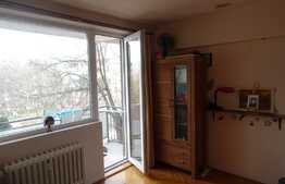 Apartament de 2 camere, etaj intermediar, zona Mercur